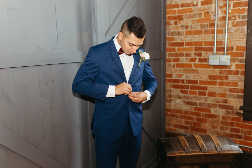 Groom getting ready, Edwardsville Illinois wedding photographer