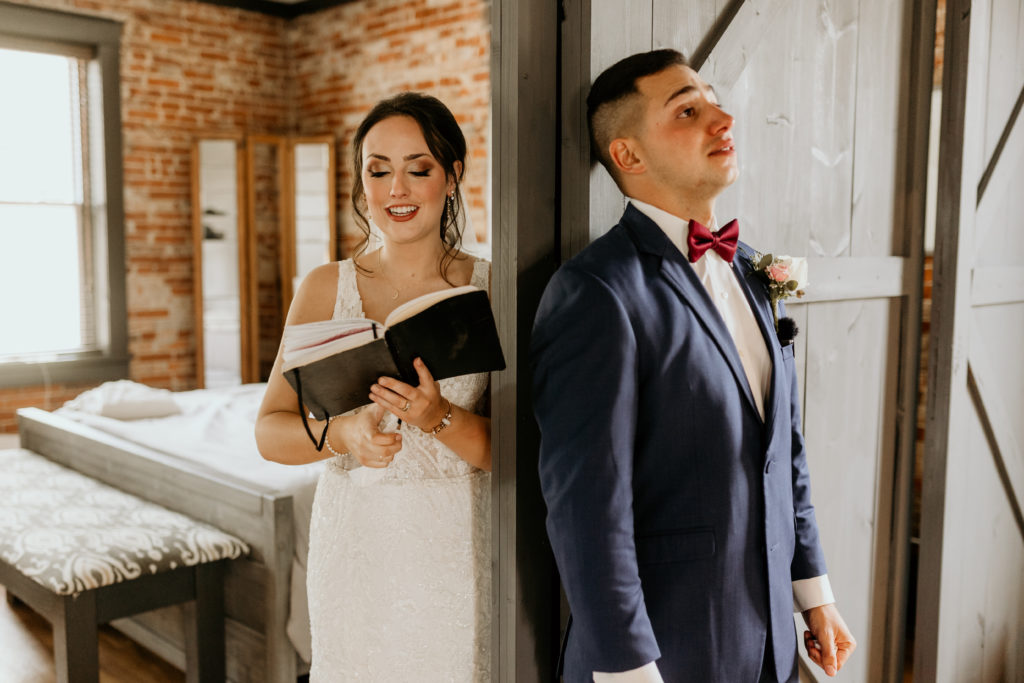 vow reading, Edwardsville Illinois wedding photographer