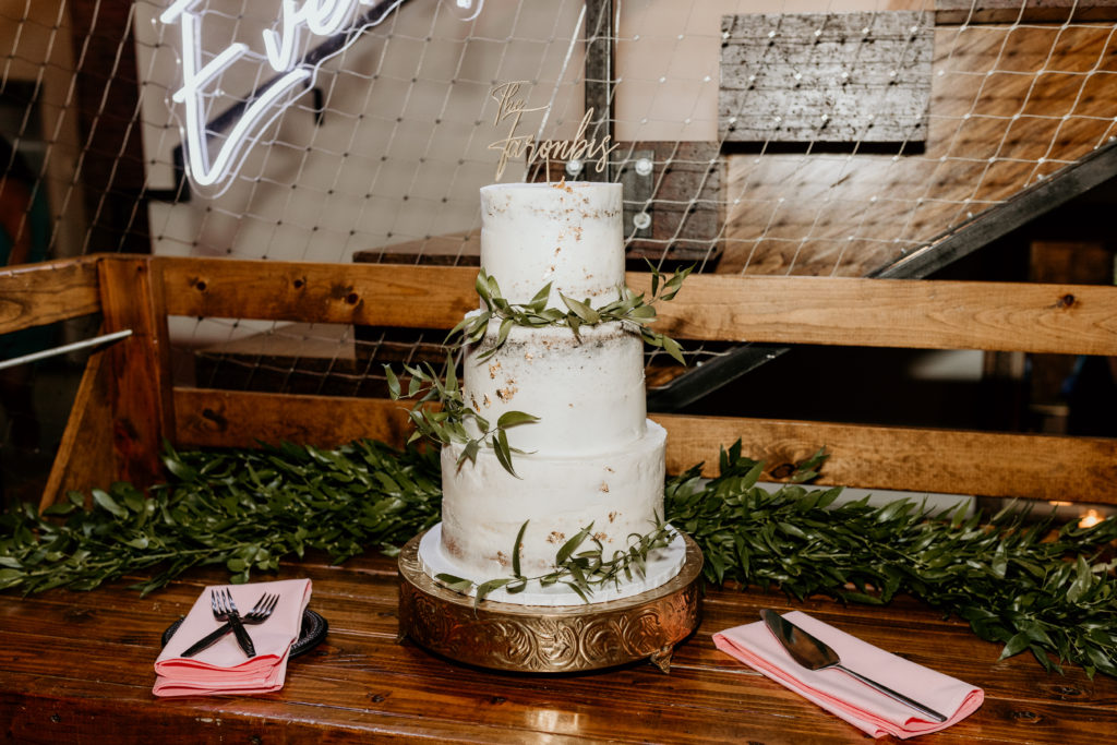 Missouri Wedding Photographer, St. Louis Missouri Wedding, Wedding Cake